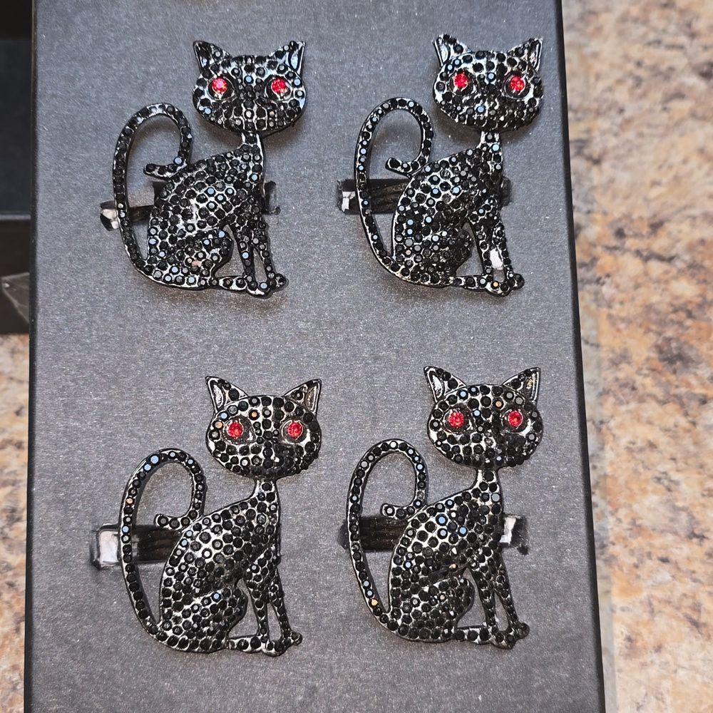 BLACK CATS Napking Rings by Tahari Home